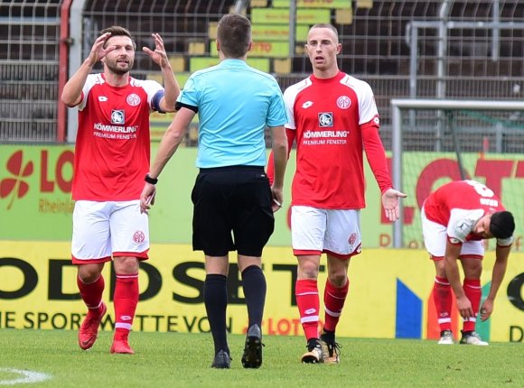 Sport aus Mainz - Um Prügel gebettelt