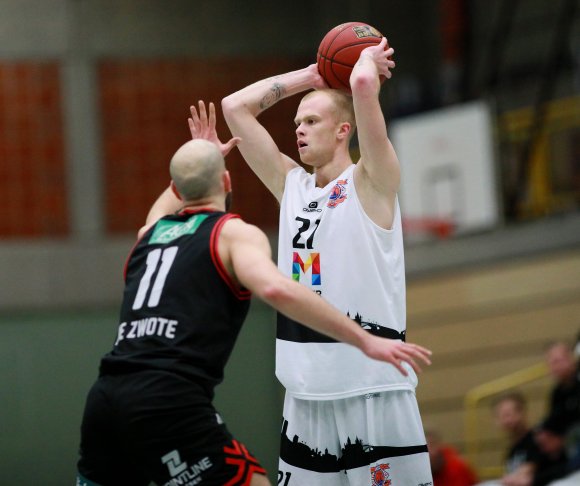 Zweitbester ASC-Scorer, aber früh mit Fouls belastet: Janis Dumburs.