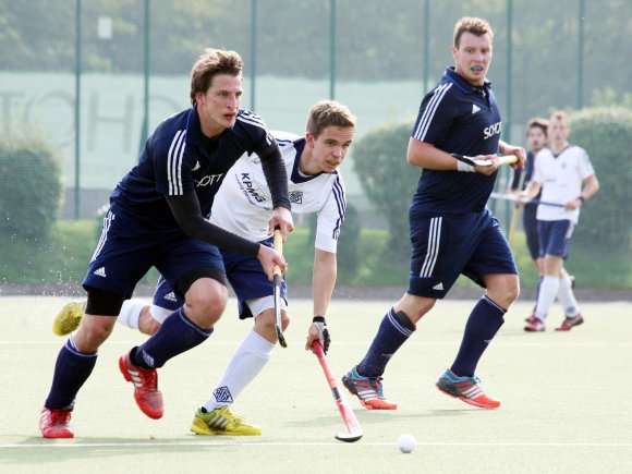 Die Begegnung bei der HG Nürnberg wird das erste Aufeinandertreffen der Schott-Hockeymänner (l. Dennis Hoeter, r. Alexander Hemmersbach) mit den Franken seit der Abstiegssaison 2014/15. Die Nürnberger gingen zwischenzeitlich in die 2. Liga hoch und kamen nun als Absteiger in die 1. Regionalliga zurück.