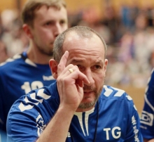 Obacht, Jungs, eben wird es unangenehm: Nach der Niederlage in Worms sieht Trainer Thomas Gölzenleuchter die Gefahr, dass seine Sportfreunde Budenheim die lange Zeit gute Saison aufs Spiel setzen. Gelegenheit, etwas klarzustellen, gibt das Heimspiel gegen den HV Vallendar.