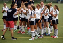 Sich nach Siegen mit seinen Spielerinnen abzuklatschen, das wird es für Trainer Kristian Martens und seine Regionalliga-Hockeyfrauen selbst bei guten Leistungen in der neuen Feldrunde frühestens ab dem kommenden April regelmäßig geben. In diesem Herbst finden nur zwei der 14 Saisonpartien statt, dann geht es schon wieder in die Winterpause.