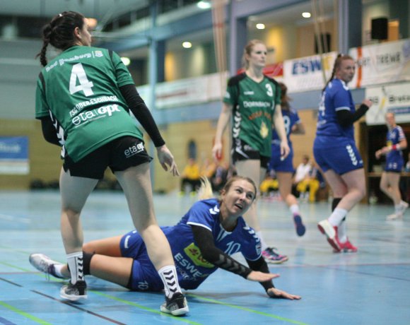 Auch, wenn Andrea Bonk im Heimspiel gegen die TSG Ober-Eschbach zu Boden geht, gelang der SG Bretzenheim gegen das Bad Homburger Krisenteam ein 31:20-Erfolg.