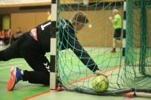 Robin Sokolis, der vor der Runde von den Sportfreunde Budenheim zur HSG Rhein-Nahe Bingen gewechselt war, musste bei seiner Rückkehr in die Waldsporthalle ein paar Bälle mehr aus dem Tor holen als seine Budenheimer Kontrahenten.