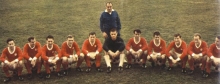 Trainer Heinz Baas mit der Mannschaft, die 1965/66 ins Viertelfinale des DFB-Pokals vorstieß.