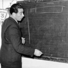 Mit welcher Taktik es gelang, lässt sich diesem Foto nicht entnehmen, aber Helmut Schneider wurde 1956 und 1957 Deutscher Meister mit Borussia Dortmund.