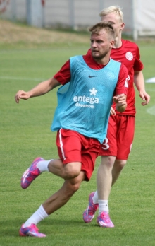 Das ist Daniel Brosinski am 4. Juli 2014, bei seinem ersten Training am Bruchweg. Heute wird der Verteidiger 32 Jahre alt.