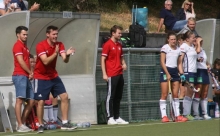 Vor einem Jahr begann für die Hockeyfrauen des TSV Schott und das Trainerteam um Kristian Martens (2. v. l.) das Abenteuer Zweite Bundesliga, und das mit dem vierten Platz nach der Hinrunde sehr erfolgreich. Im September soll es endlich weitergehen.