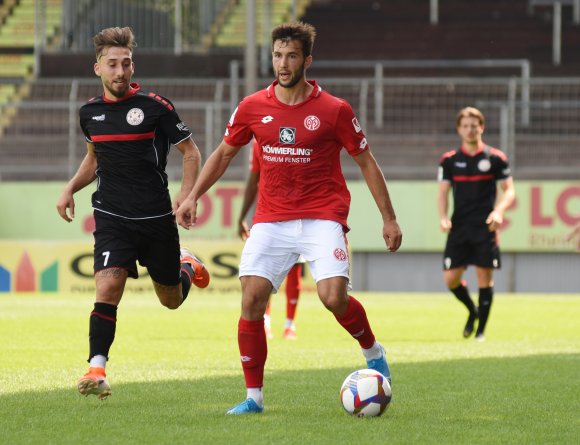 Wechselt zum 1. FC Saarbrücken: Marin Sverko (r.).