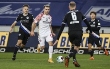 Mit seinem Einsatz als Einwechselspieler in Bielefeld hat Kevin Stöger (M., kurz vor seinem Tor zum 1:2) seine Chancen auf einen Startelfeinsatz verbessert.