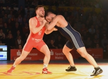 Mit dem ASV Mainz 88 stand Daniel Meiser (l., gegen Eugen Ponomartschuk) im Januar 2018 im Halbfinale gegen Wacker Burghausen.