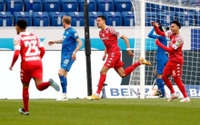 So früh haben die 05er schon lange nicht mehr gejubelt: Robert-Nesta Glatzel traf in Hoffenheim (M.) nach 27 Sekunden.