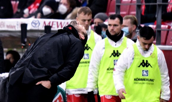 Um in München drei Punkte zu holen, wäre Bo Svensson sicher auch zu gymnastischen Übungen am Spielfeldrand bereit.