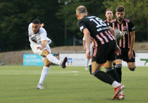 Zwei Tore in den jüngsten Ligaspielen, jetzt eines im Pokal: Belel Meslem (l.) hat eine Bilanz wie 05-Stürmer Marcus Ingvartsen.