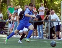 Das Spiel über die Außen (am Ball Lukas Fischer) bringt bei der TSG Bretzenheim derzeit nicht ansatzweise die Gefahr wie gewohnt. Für Trainer Tino Schmidt eine Frage des verloren gegangenen Selbstvertrauens.