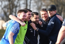 Derbysieger: (v.l.) Johannes Gansmann, Ersatztorwart Ben Hellmann, Trainer Aydin Ay, Kotrainer Bernd Bangel, Torwarttrainer Erik Strubel.