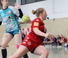 Linkshänderin Claire Ramacher ist vom Stammteam der 05-Zweiten die Spielerin, die ihre Rolle im Laufe der Saison steigern konnte. Beim Saisonabschluss durfte sie zudem die Mehrzahl der Siebenmeter werfen.