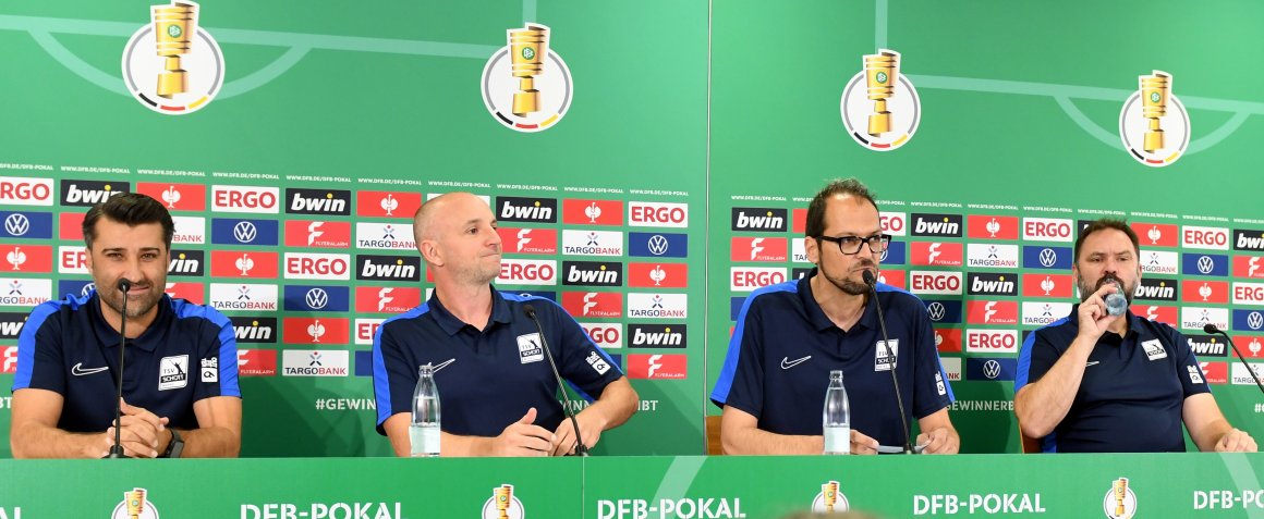 Ungewohntes Podium in der 05-Arena: (v.l.) Aydin Ay, Till Pleuger, Robert Skarupke und Sascha Meeth.