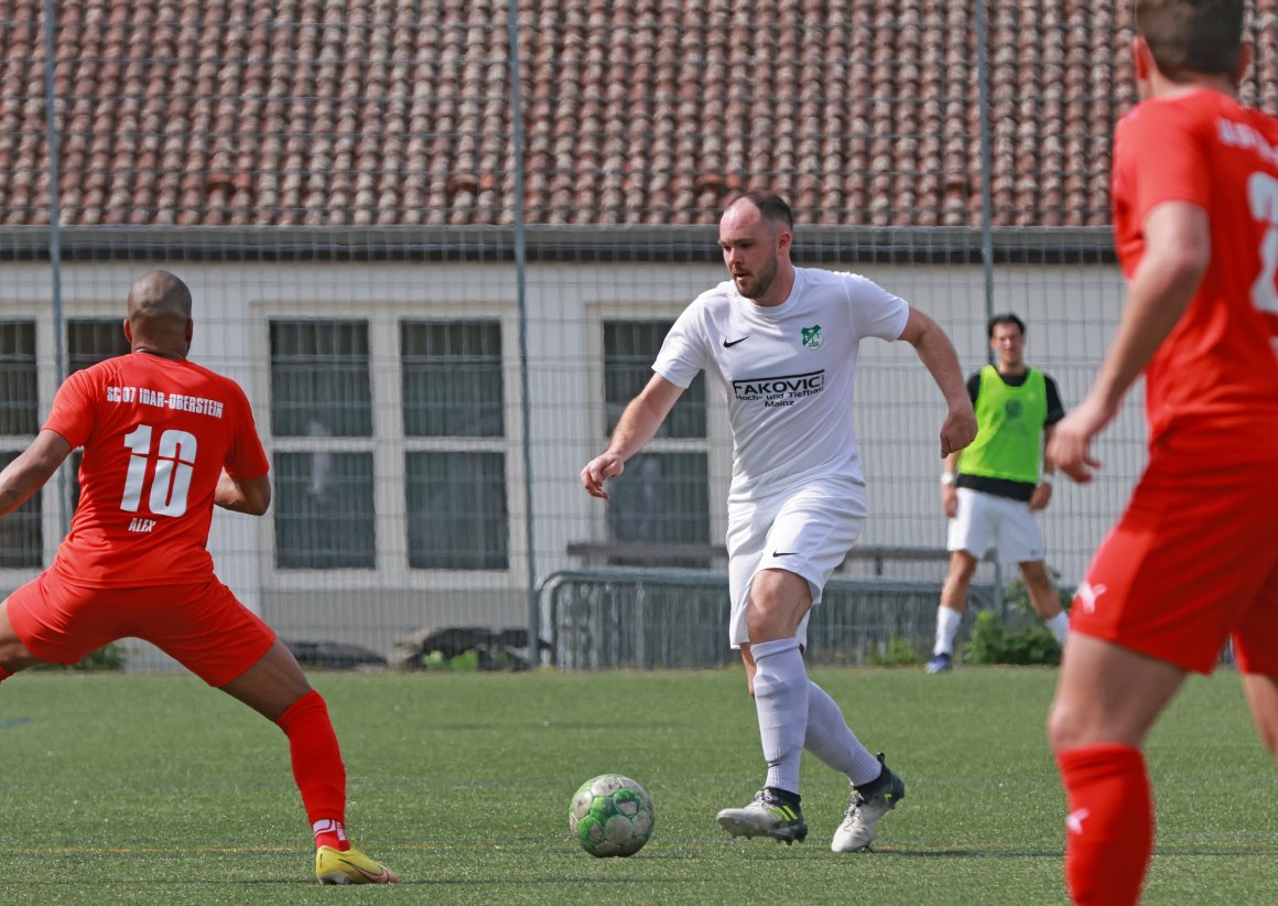 TuS-Abwehrchef Marc Beck ist am Samstag wieder an Bord.