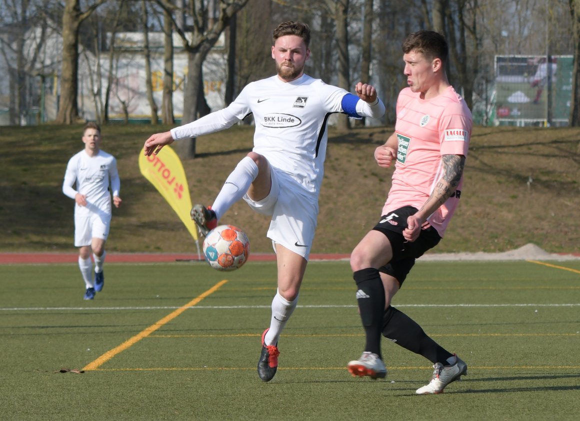 Jost Mairose (l.) kennt den OFC. Der Mittelfeldspieler des TSV Schott gab vorige Saison ein einjähriges Intermezzo auf dem Bieberer Berg.