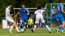 Im Spitzenspiel der A-Klasse trafen zwei Verbandsligareserven aufeinande. Haris Hadziric (Mitte) und die TSG-Zweite nahmen die Punkte gegen den FC Basara II mit.