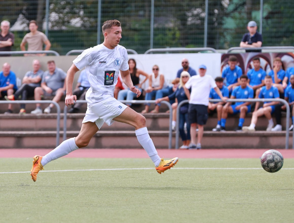 Yannik Ischdonat war einer der drei Spieler, die Trainer Anouar Ddaou in der Pause auswechselte, um kein Verletzungsrisiko einzugehen.