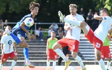 Seit dem 2:1-Sieg gegen Kickers Offenbach haben Linus Wimmer (l.) kein Ligaspiel mehr gewonnen. In Stuttgart kasssierten sie die fünfte Niederlage hintereinander.piele verloren