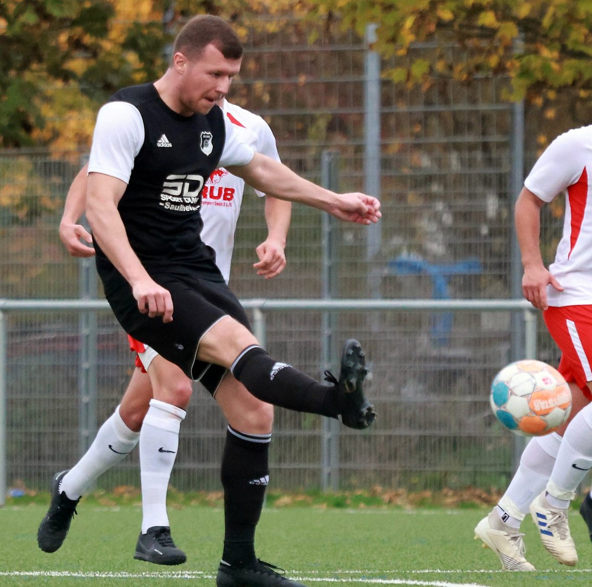 Simon Schmitt schoss den FSV Saulheim zum Sieg gegen den VfR Nierstein.