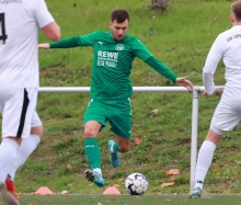 Über das Ingelheimer Führungstor in Büchelberg gibt es zwei Erzählungen. Die Ingelheimer gehen davon aus, dass Kevin Hanss einen Eckball direkt verwandelte, der Spielbericht geht von einem Eigentor von SV-Kapitän Daniel Evrard aus. Hauptsache drin.