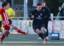 Norman Loos kann auch von weiter weg, das zeigte er wieder einmal mit dem 1:0 in Knittelsheim.