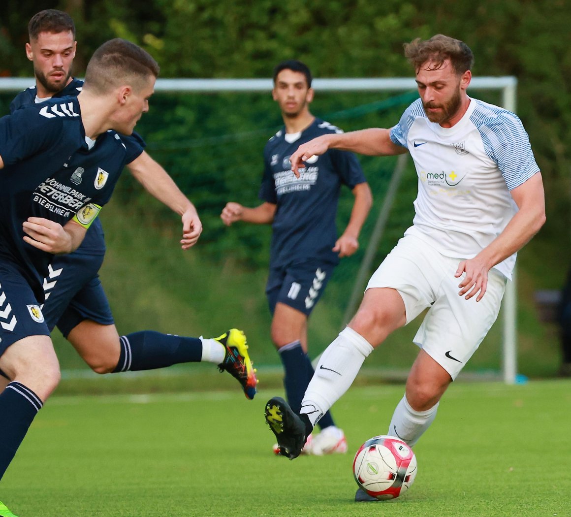 Johann Felker (r.) hat urlaubsbedingt im November noch kein Spiel für die 46er bestritten. Gegen Jahn Zeiskam könnte er ins Team zurückkehren.