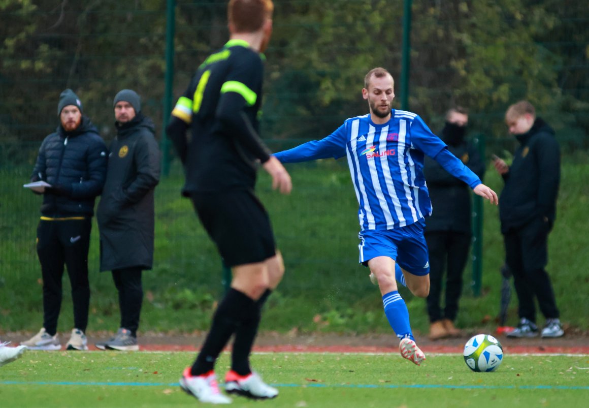 Der Klein-Winternheimer Matchwinner: Philipp Zwirner holte den Strafstoß heraus, den er zum 1:0 verwandelte und erzielte das 3:1.