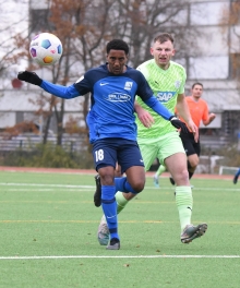 Namrud Embaye (l.) brachte den TSV Schott in der siebten Minute in Führung...