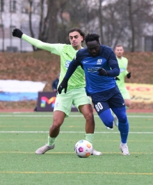 Im Schott-Trikot trieb Raphael Assibey-Mensah manchen Gegenspieler in die Verzweiflung. In Bocholt will er ab sofort seine vielleicht letzte Chance im Profifußball nutzen.