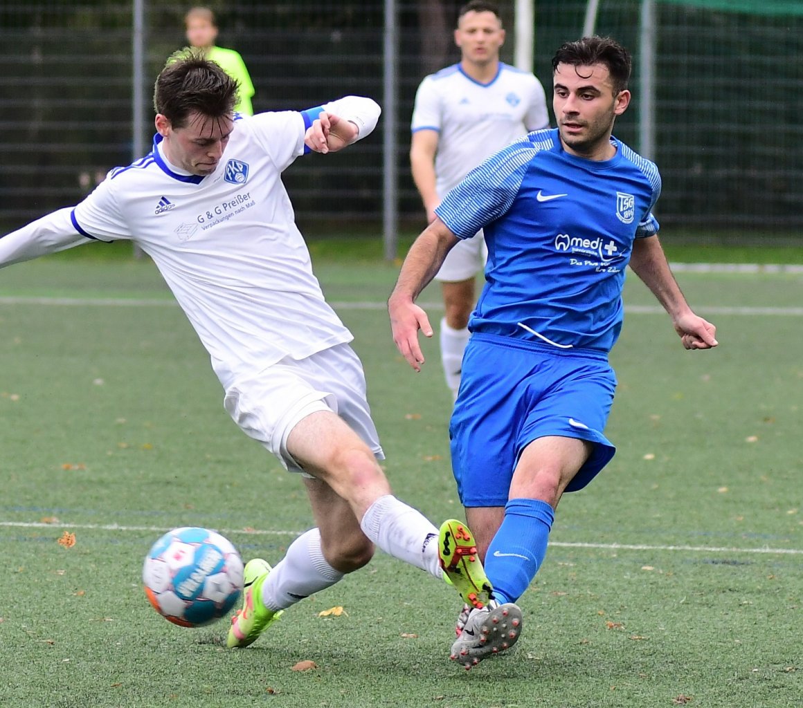 Pechvogel: Navid Gharahgozlou (r.) wollte nach der verpassten Hinrunde wieder eine Rolle im Team von Verbandsligist TSG Bretzenheim 46 spielen, verletzte sich aber im vorletzten Testspiel und fällt für mehrere Wochen aus.