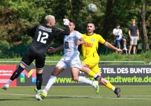 Luan Barroso Rennstich (M.) brachte den SVG bei Cosmos Koblenz in Führung.