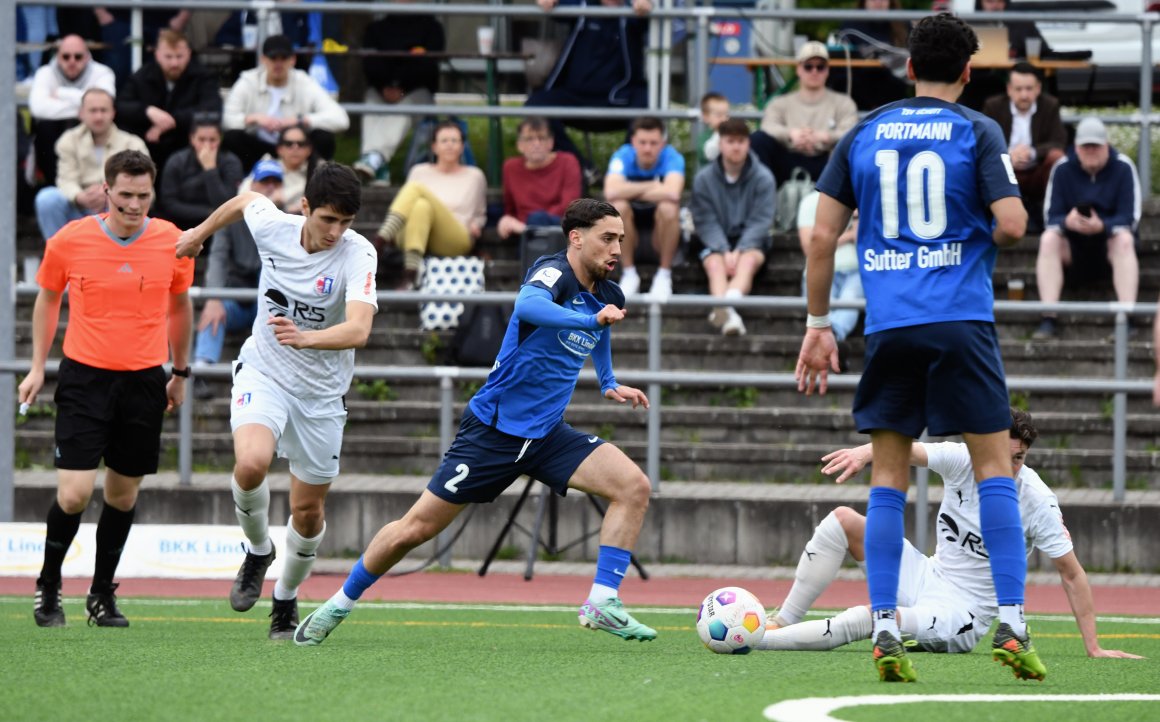 Birkan Celik (M.) und Etienne Portmann erzielten die Tore beim 2:2 des TSV Schott in Bahlingen.