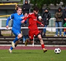 Mit 1:1 trennten sich der FSV Nieder-Olm (r. Georgij Bichinashvili) und der SV Horchheim in der Rückrunde. Das erste Duell hatte der FSV mit 2:1 gewonnen.