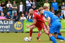 Von der Power, mit der Rico Kreutzer (l.) und der FSV Nieder-Olm im Entscheidungsspiel gegen den SV Horchheim aufgetreten waren, ließen sie in Mutterstadt nicht viel erkennen.