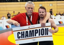Deutscher Meister: Aleksander Semisorow mit seinem Ziehvater und Trainer Eduard Frick.