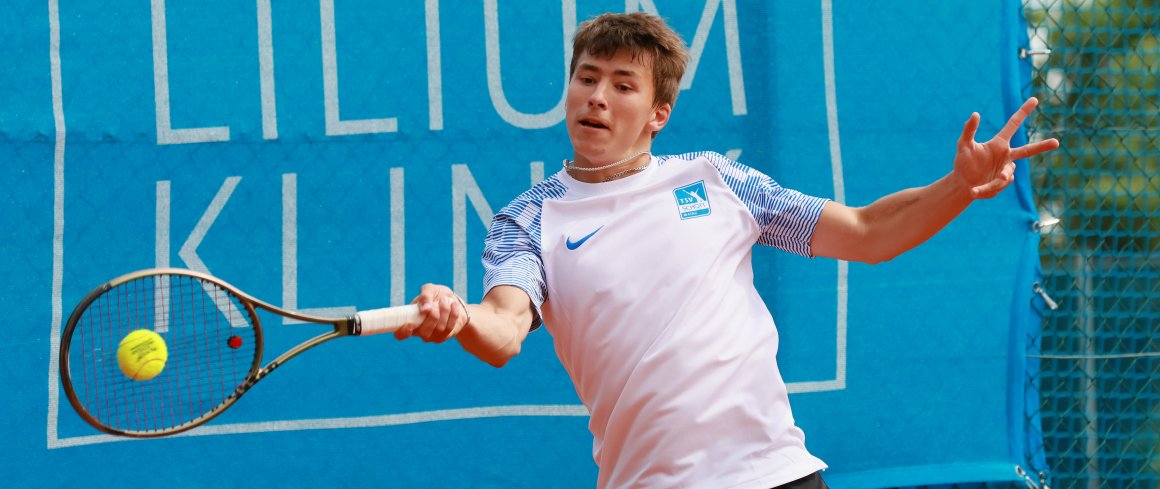 In Neunkirchen gewann Lukas Hamacher in zwei Sätzen, in Gensingen unterlag er im Matchtiebreak.