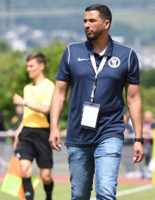 Die vorige Saison endete mit Niederlagen in Verbandspokalfinale und Aufstiegsrunde. SVG-Trainer Anouar Ddaou ist zuversichtlich, dass seine Mannschaft die Enttäuschung abgeschüttelt hat.