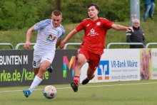 Max Klein (l.) und der SV Gonsenheim hatten viel Ballbesitz...