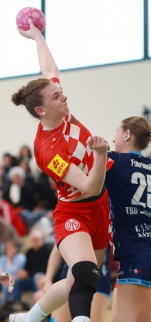 Helena Rhein spielte beim Saisonauftakt der 05-Drittligahandballerinnen eine dominante Rolle in der Offensive und kam auf zehn Treffer.