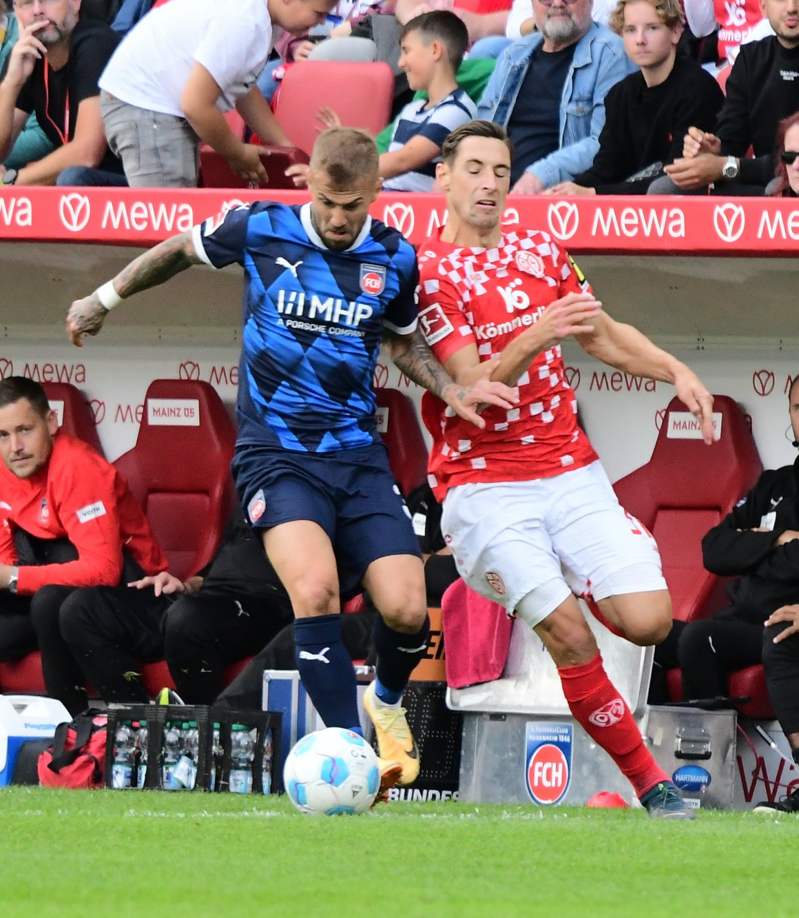 Glück gehabt: Dominik Kohr hätte sowohl in Augsburg als auch gegen den 1.FC Heidenheim eine Rote Karte sehen müssen.