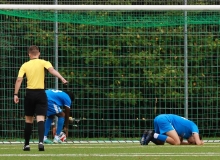 Dreieinhalb Mal im Schnitt holen die Spieler von Fortuna Mombach Bälle aus dem eigenen Tor und sinken enttäuscht zu Boden - einfach zu oft, um in der Liga mitzuhalten.