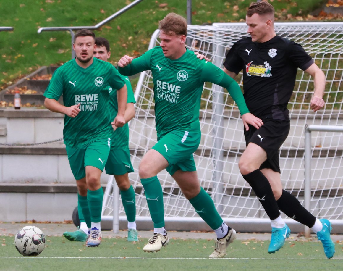 Als Doppeltorschütze brachte Tom Zimmer den Heimsieg der SpVgg gegen Aufsteiger FG 08 Mutterstadt auf den Weg.