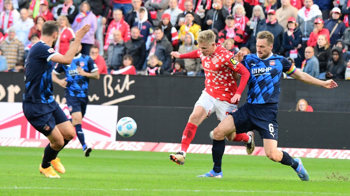 In seine nächste Bundesligapartie geht Jonathan Burkardt als zweimaliger Nationalspieler.