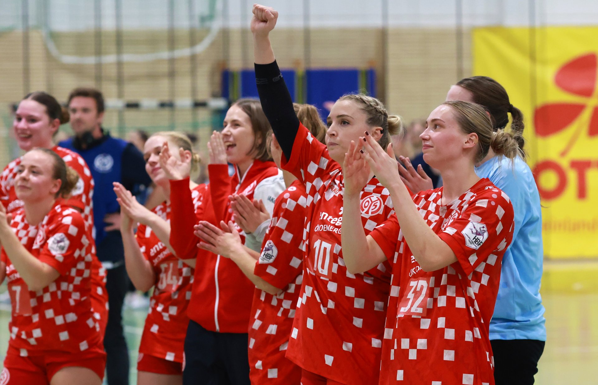 Der zweite Heimsieg im dritten Spiel in der Oberstadt-Halle wird für die 05erinnen, auch wenn viele weitere folgen sollten, ein besonderer bleiben.