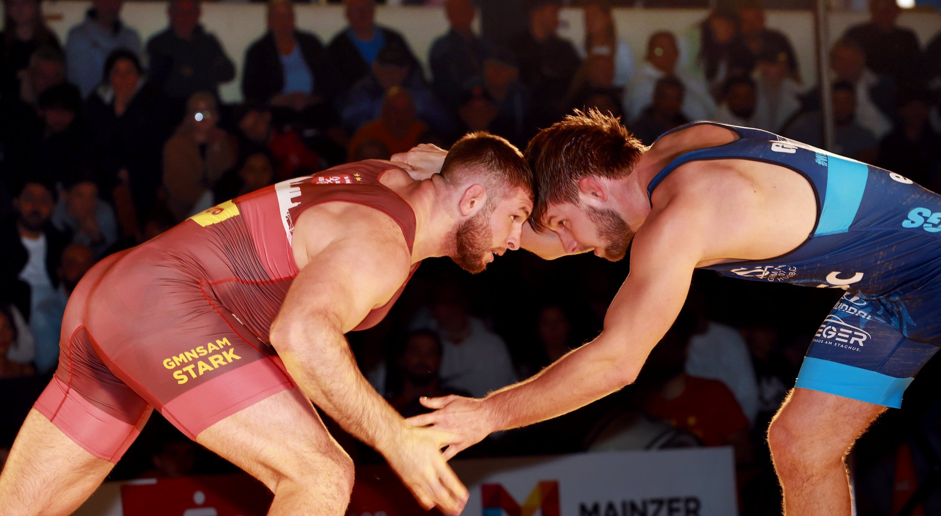 Zwei Punkte fürs Team hatte sich Wladimir Remel (l.) gegen Johannes Deml, einen der ehemaligen Mainzer im Hösbacher Kader, zum Ziel gesetzt...