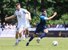 Zwei Schlüsselspieler: Maurice Neukirch, Sechser des SV Gonsenheim (l.) und Schott-Spielmacher Etienne Portmann.